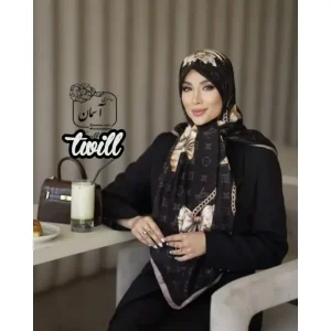 روسری ساتن ابریشم طرح زمرد قواره 140 ابریشم کجراه توییل مجلسی