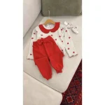 ست سه تیکه نوزادی دخترانه بادی و شلوار پنبه کبریتی یقه قلبی با هدبند - تصویر 2