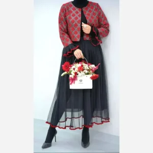 ست کت و دامن یلدا جنس کت گلیمی تافته و نخ آکریلیک لمه دار دامن تور آستر دار رنگ مشکی قرمز فری سایز 38 تا 46