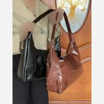 کیف زنانه دو جیب جنس شرانگ ریز وارداتی رنگ مشکی شکلاتی موکا سرمه ای - تصویر 2