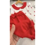 ست سه تیکه نوزادی دخترانه بادی و شلوار پنبه کبریتی یقه قلبی با هدبند - تصویر 5