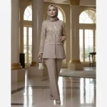 کت شلوار زنانه مدل فروغ کرپ هرمس و گیپور درجه یک سایز بزرگ - تصویر 2