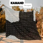 روسری نخی سفید مشکی سایز 140 در 140 طرح خالدار طلایی - تصویر 2