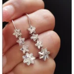 گوشواره نقره آویز عیار 925 طرح گل با روکش طلا سفید - تصویر 7